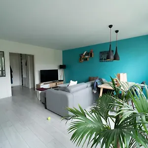 Entire , Paris France